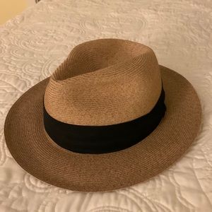 Batsake’s Hat Shop straw fedora, natural with black band. Men’s 7.5.